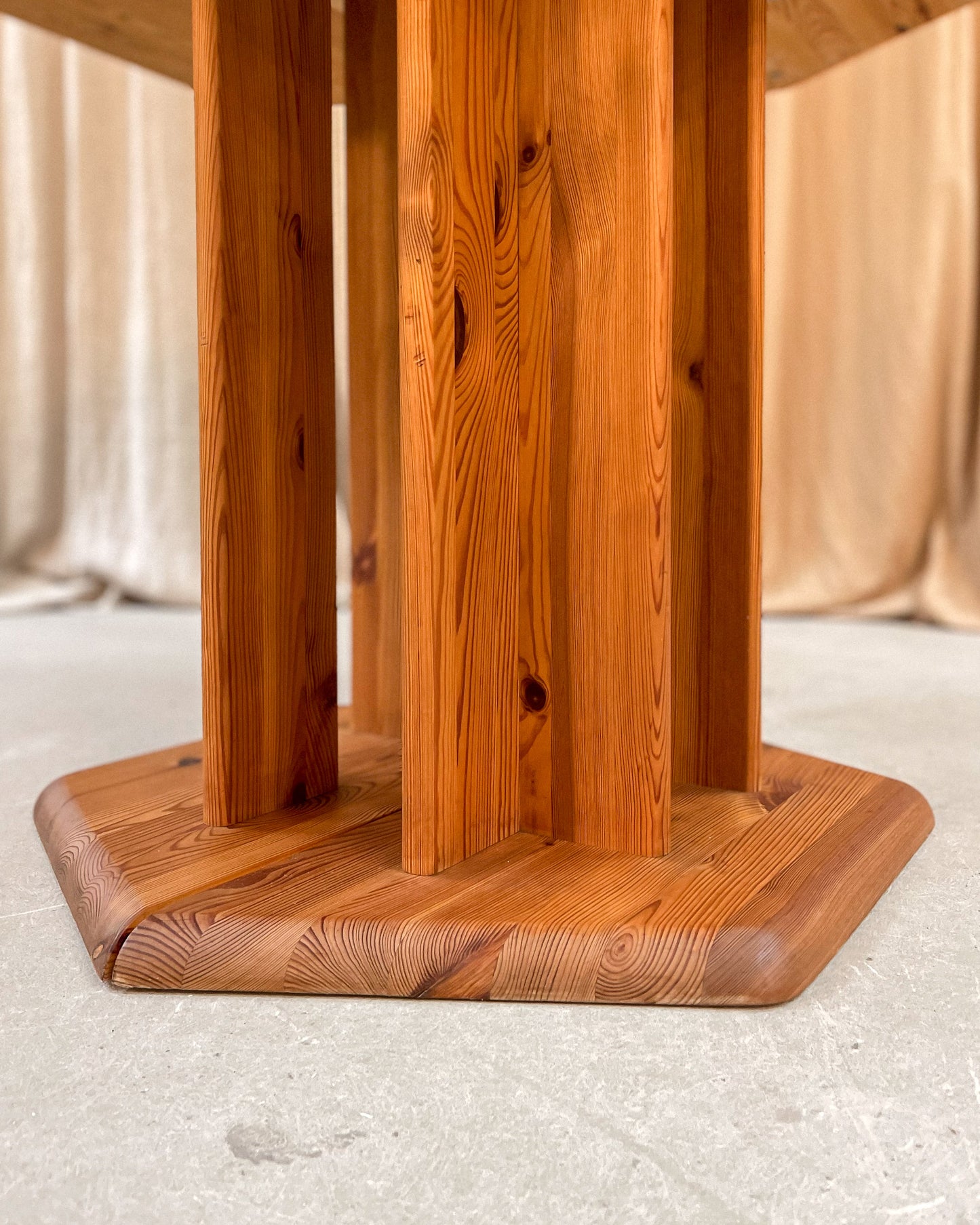 Daumiller Style Dining Set