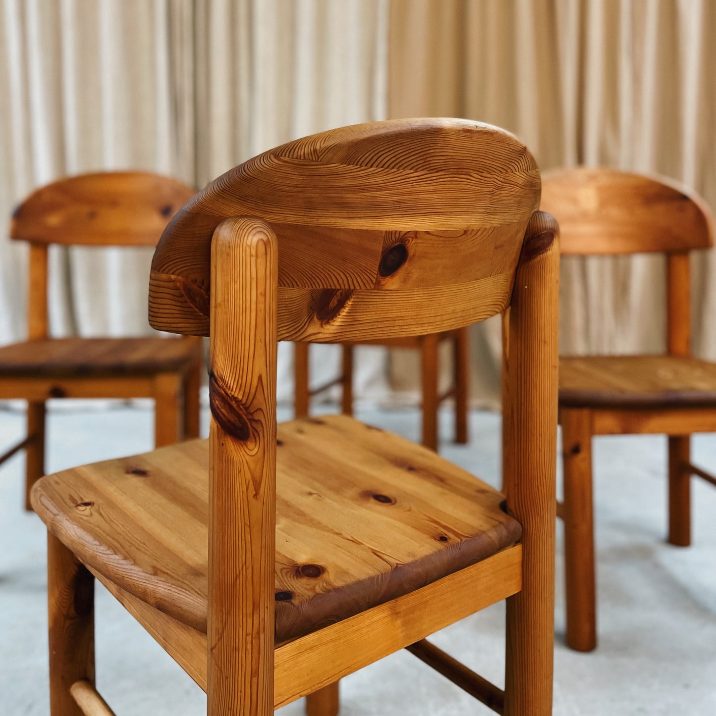 Daumiller Dining Set