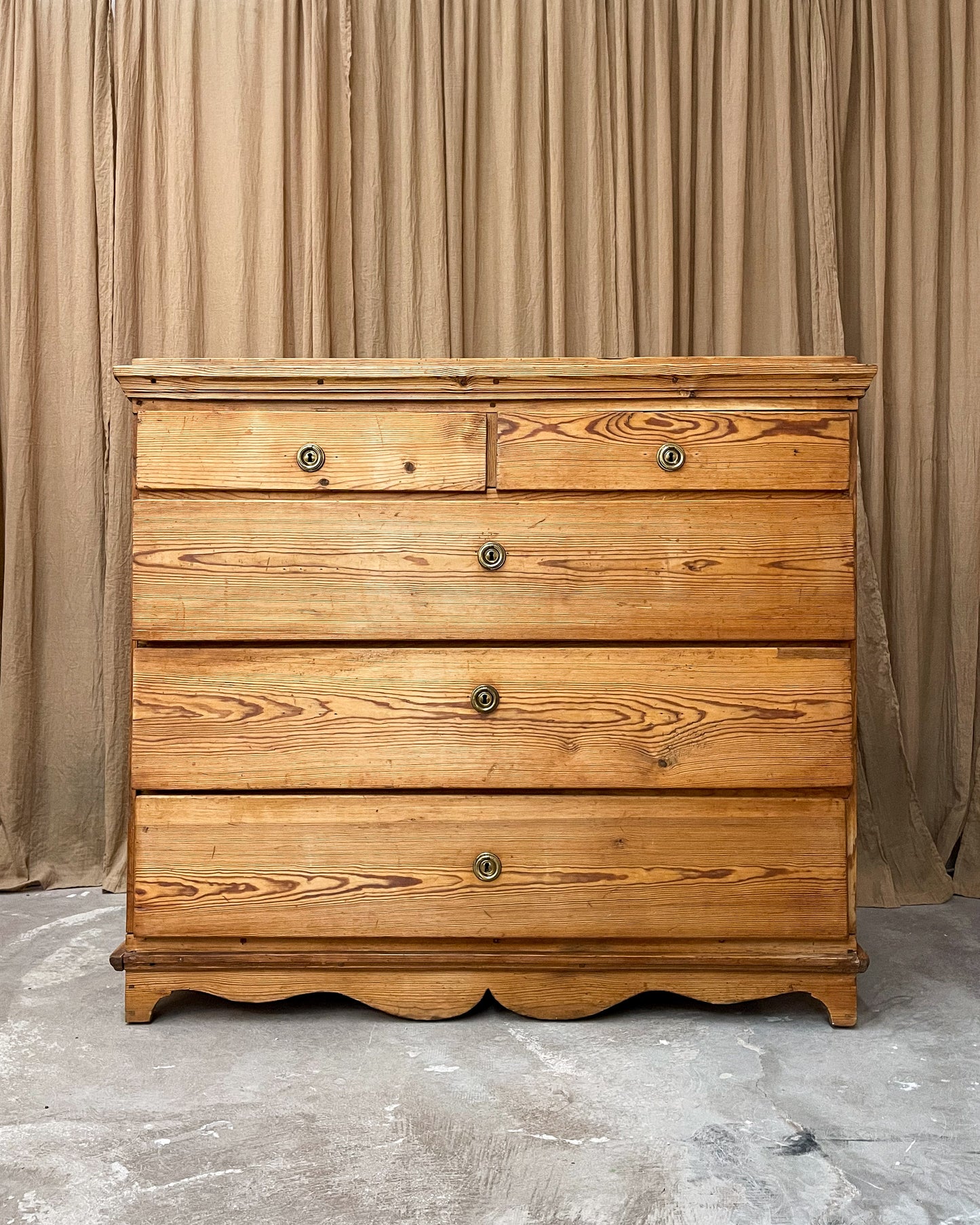 Mansion Carpentry Chest of Drawers