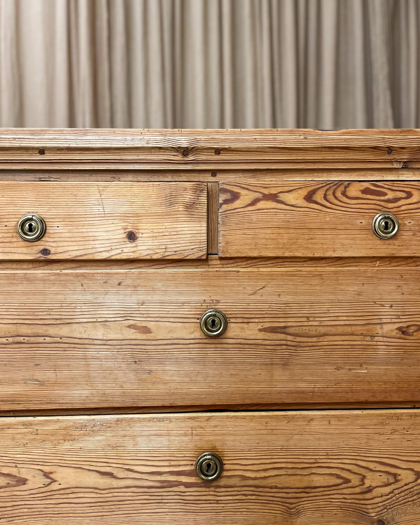 Mansion Carpentry Chest of Drawers