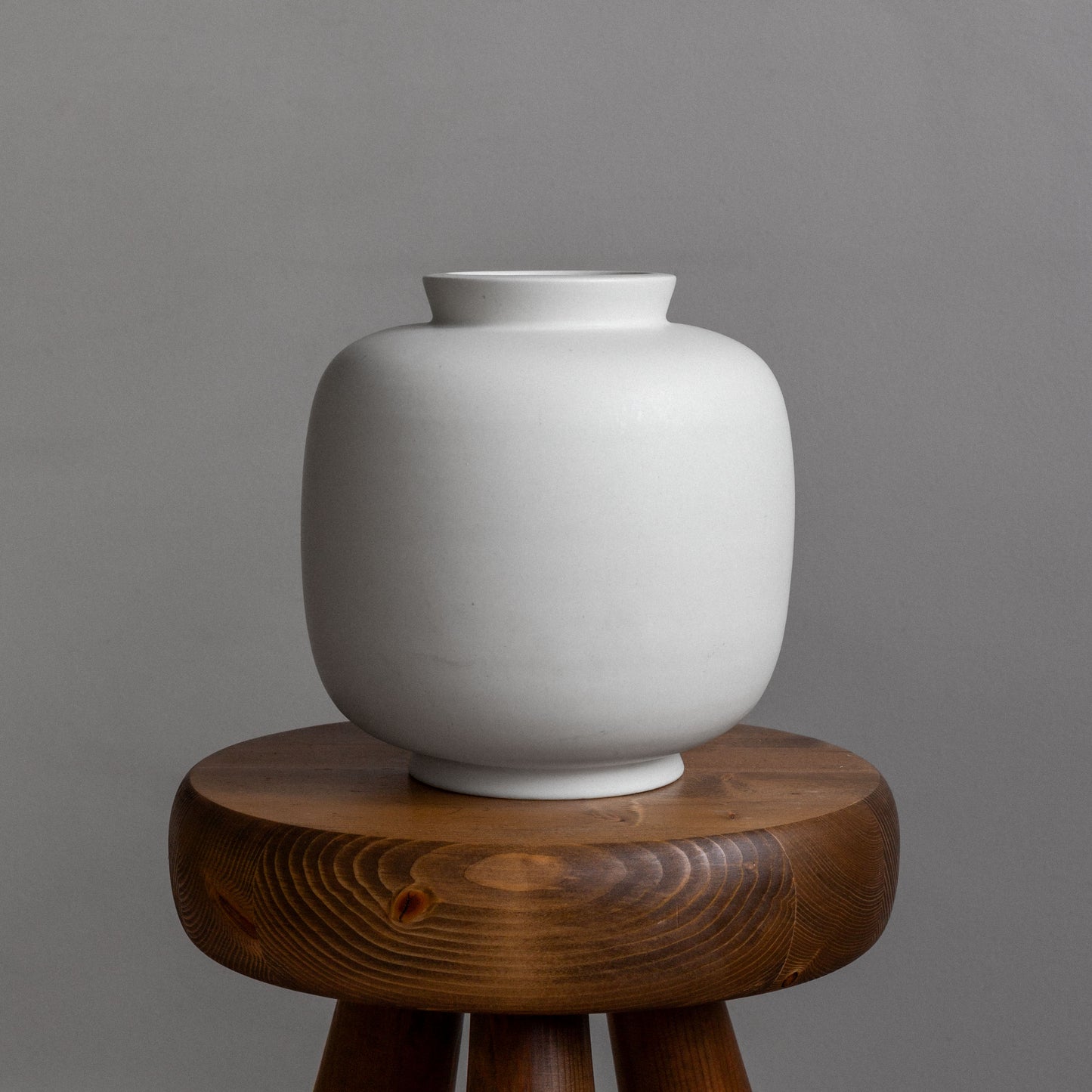 'Carrara' Vase