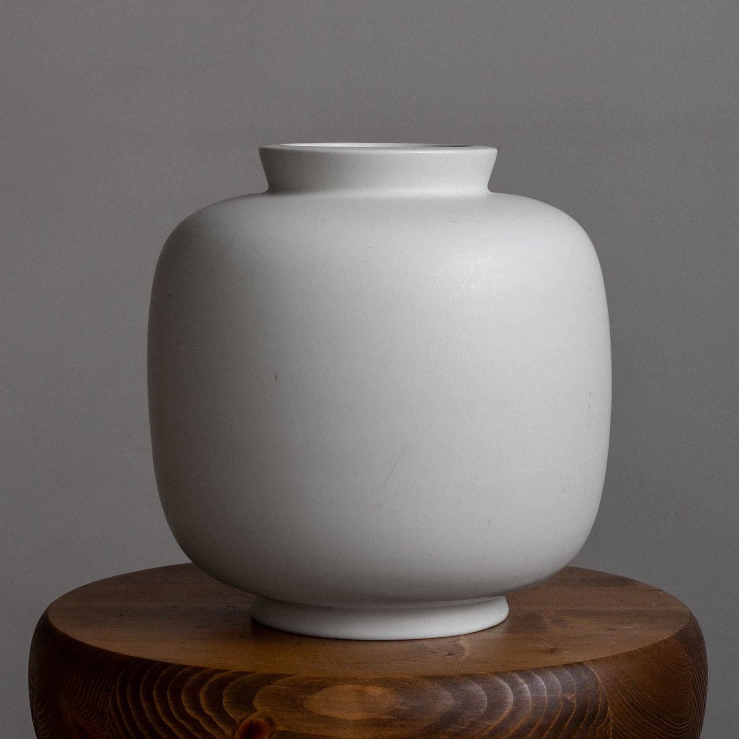'Carrara' Vase