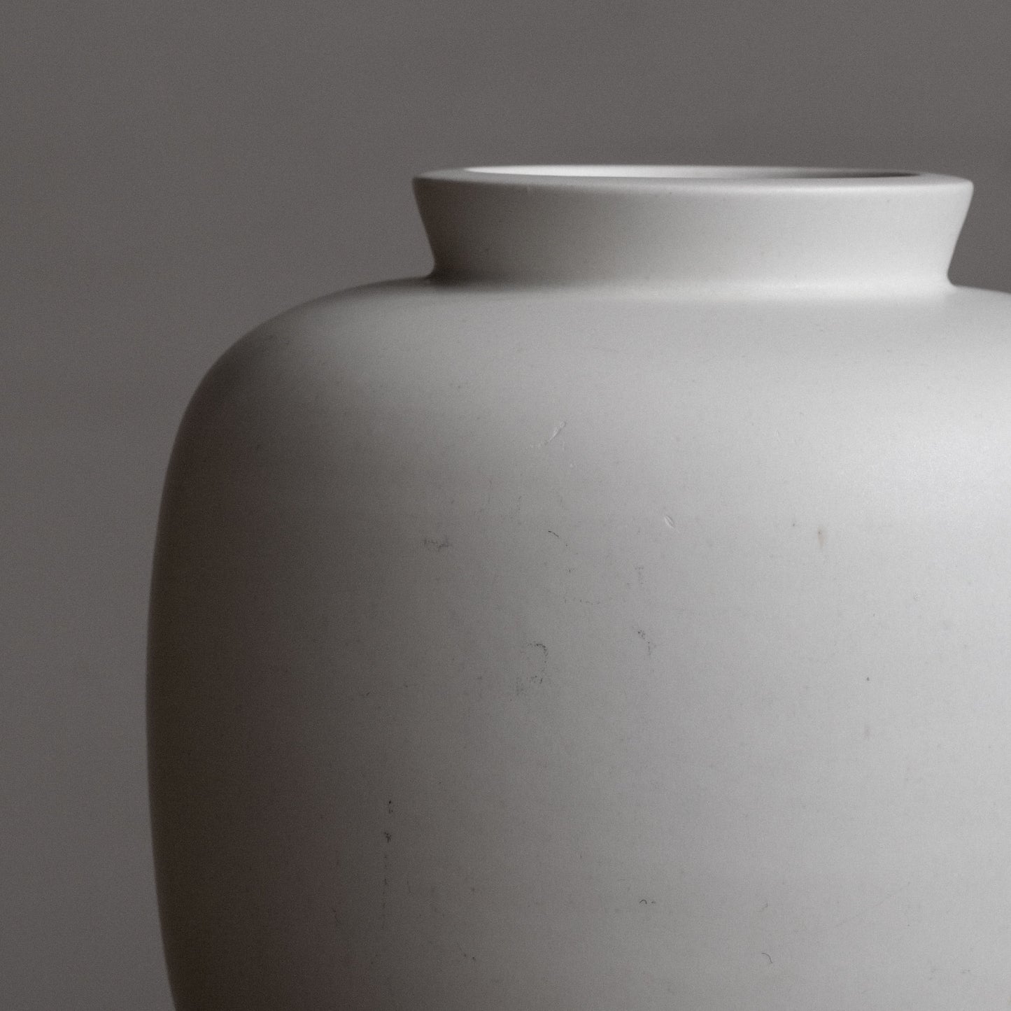 'Carrara' Vase